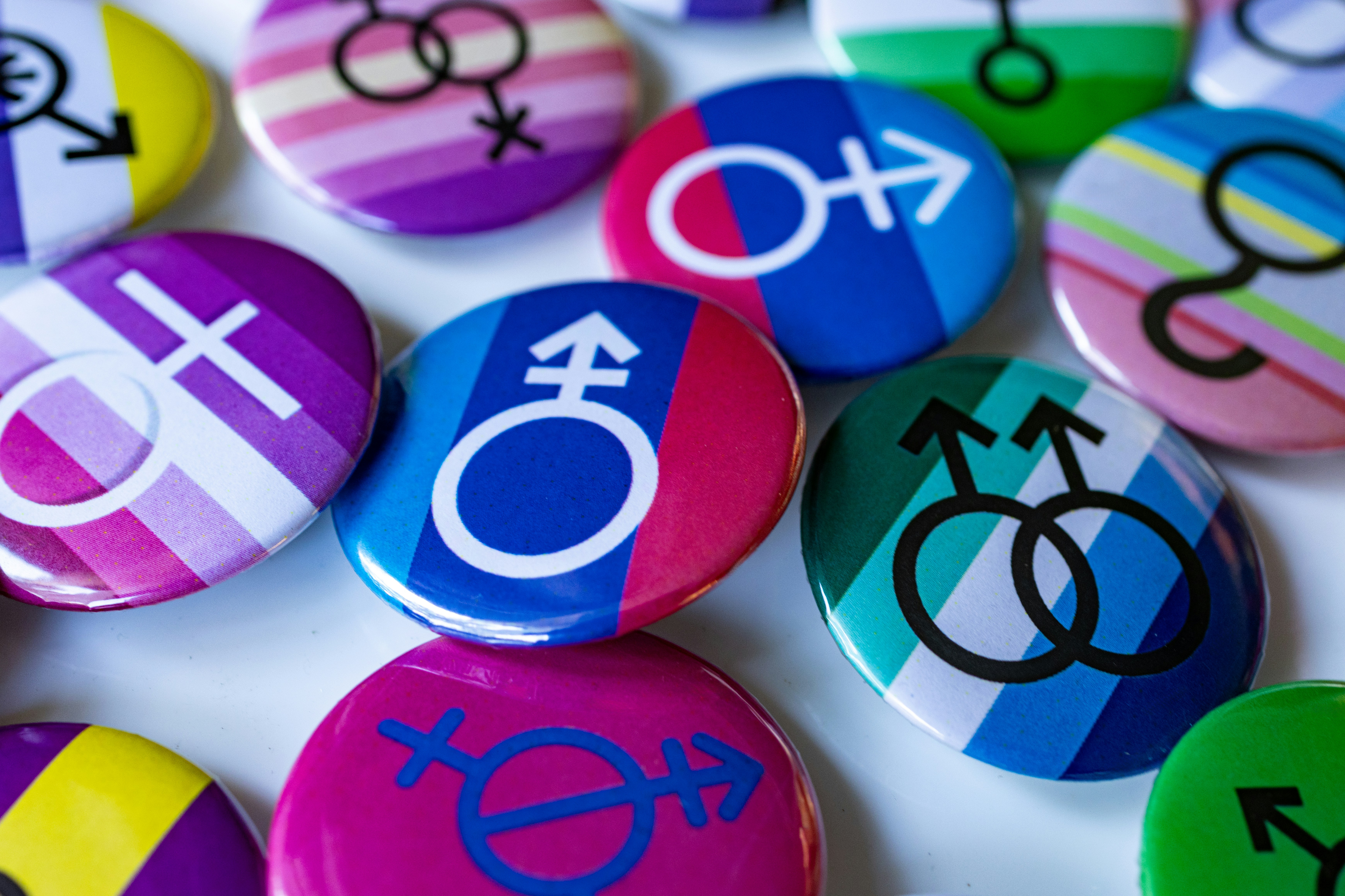 Gender buttons with gender symbols